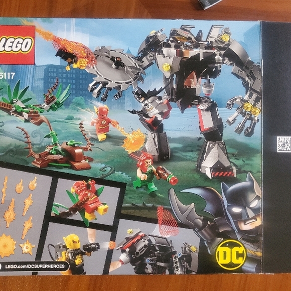 LEGO Batman Mech vs. Poison Ivy Mech Building Set - Picture 6 of 6